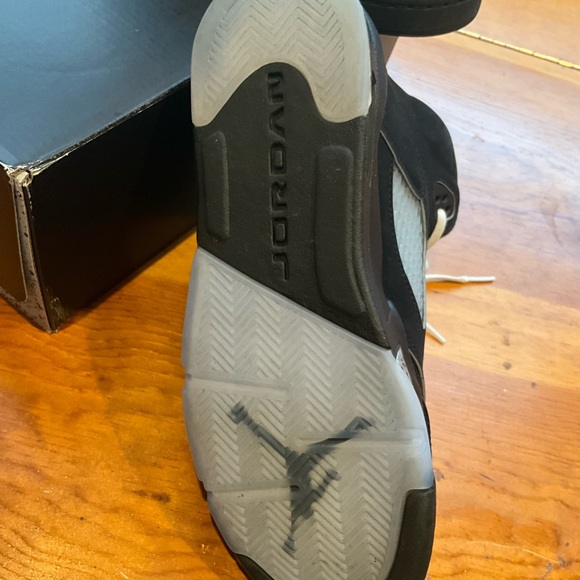Jordan 5 Black and Gray Sneakers with Red Accents main image 5